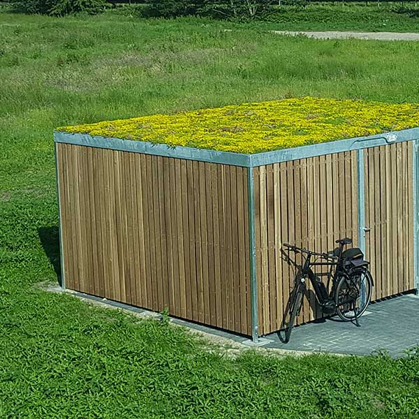 Fietsberging met groendak bij Biosintrum, Oosterwolde