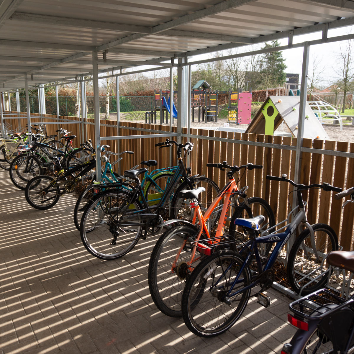 FalcoLok-500 fietsoverkapping bij Mariaschool in Essen