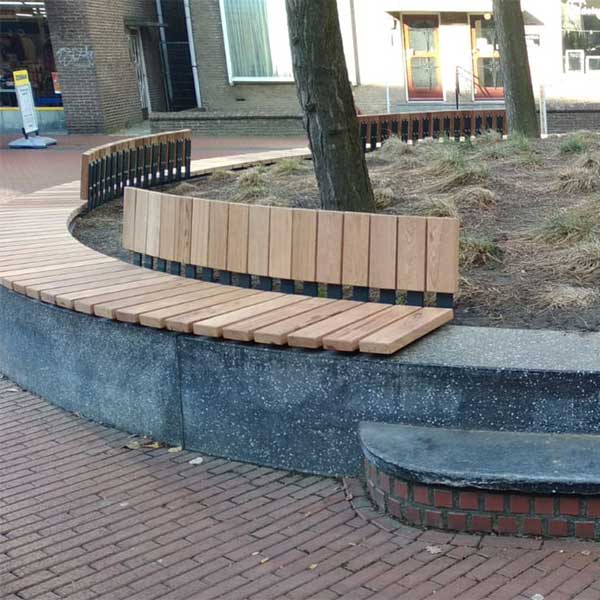 Straatmeubilair zorgt voor meer beleving bij winkelcentrum Brunssum