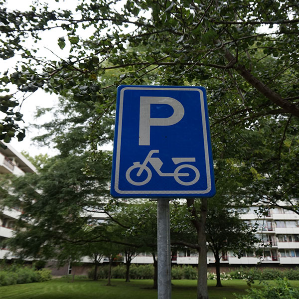 108221 scooter vastzetvoorziening parkeren van scooters scooter afzetpanelen