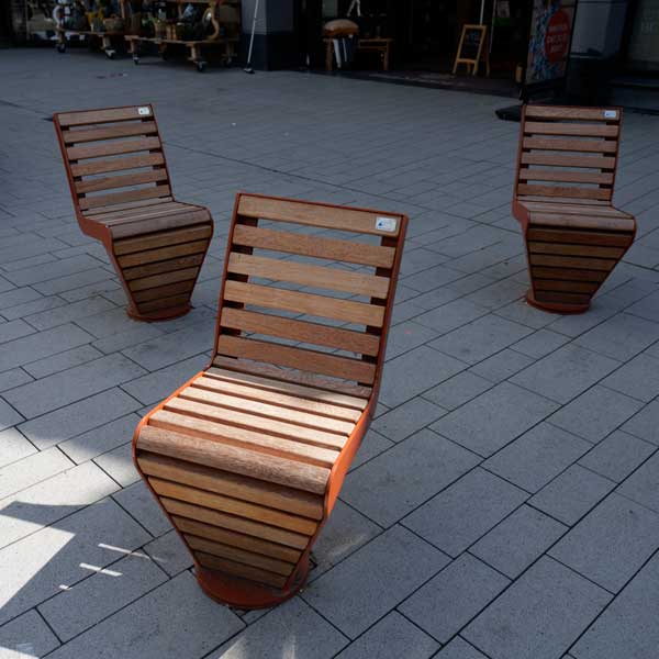 FalcoLinea straatmeubilair in Winkelcentrum Hellevoetsluis