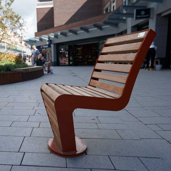 FalcoLinea straatmeubilair in Winkelcentrum Hellevoetsluis