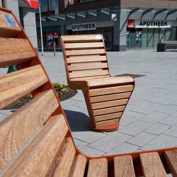 FalcoLinea straatmeubilair in Winkelcentrum Hellevoetsluis