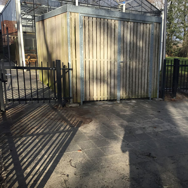 109875 inrichting schoolplein overkapping berging stratmeubilair buitenbank boombank afvalbak