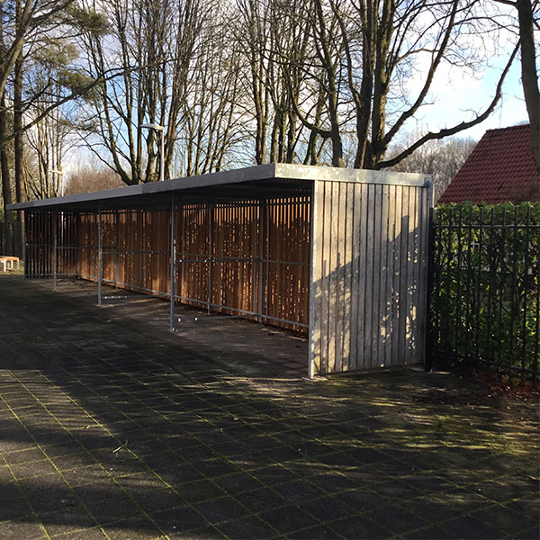 109875 inrichting schoolplein overkapping berging stratmeubilair buitenbank boombank afvalbak
