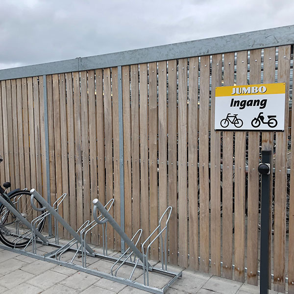 110120 fietsparkeren fietsoverkapping rokersruimte fietsenrek