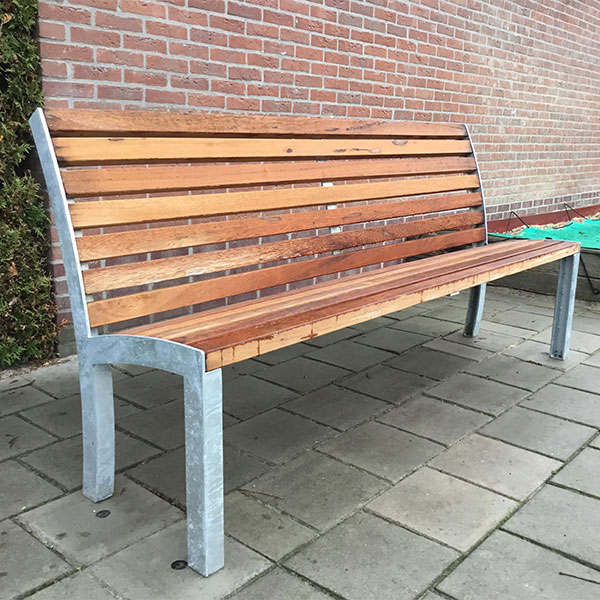 111610 buitenbank straatmeubilair schoolplein