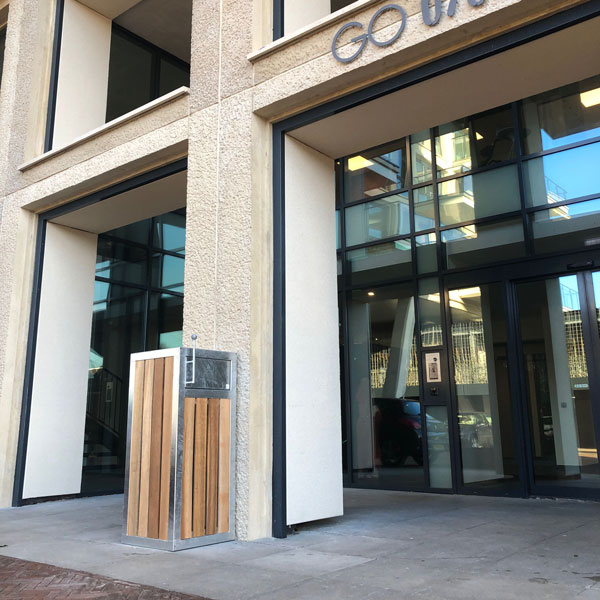 112534 straatmeubilair dakterras buitenbank poefjes picknickset scooter parkeerplaats