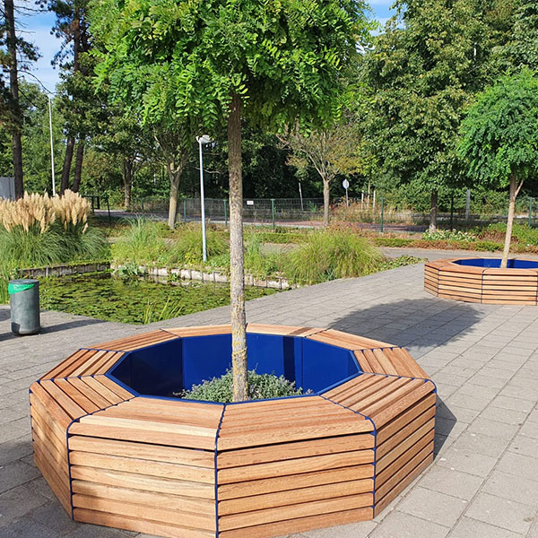 122913 straatmeubilair boombank schoolplein zitbank