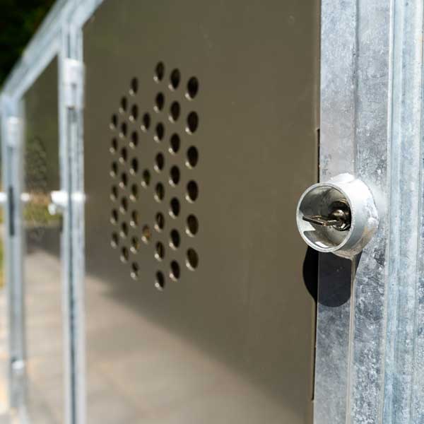 Fietskluizen bij Zwembad Sijsjesberg Huizen