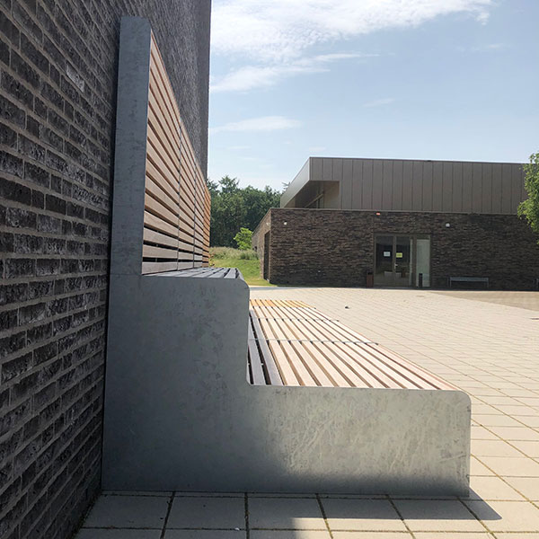 113428 straatmeubilair buitenbank tribunebank plantenbak