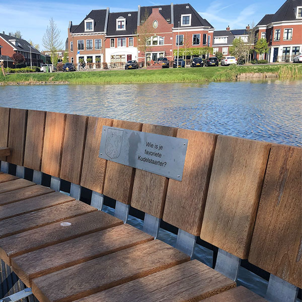 116874 straatmeubilair buitenbank zitbank babbelbank