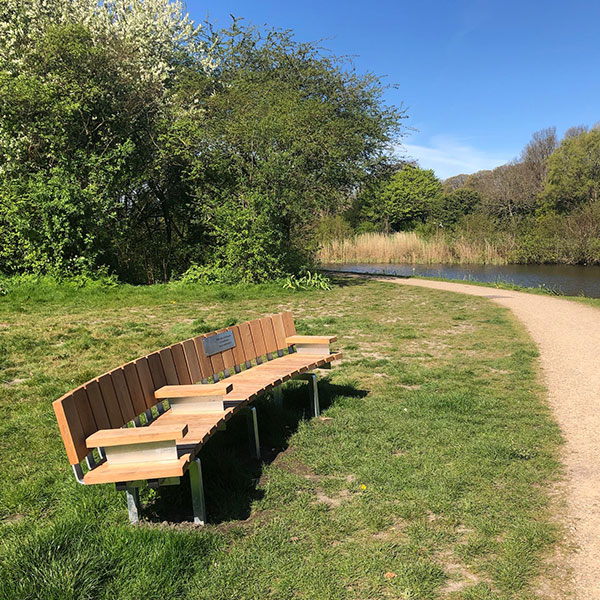 116874 straatmeubilair buitenbank zitbank babbelbank