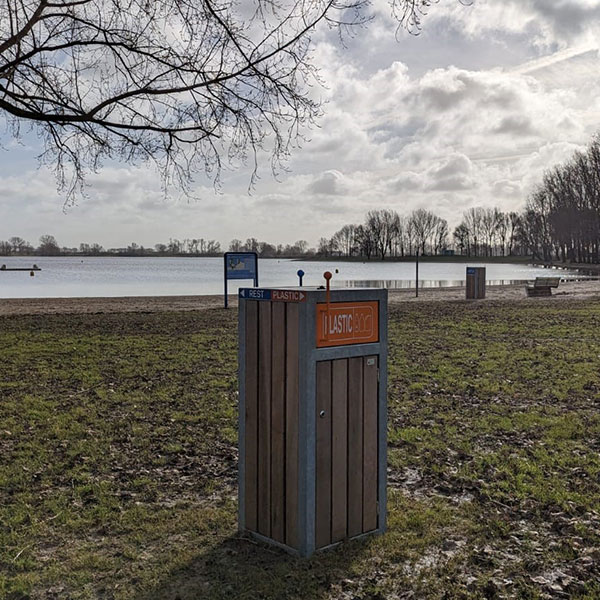 130680 fietsparkeren straatmeubilair buitenbank fietsaanleunbeugel