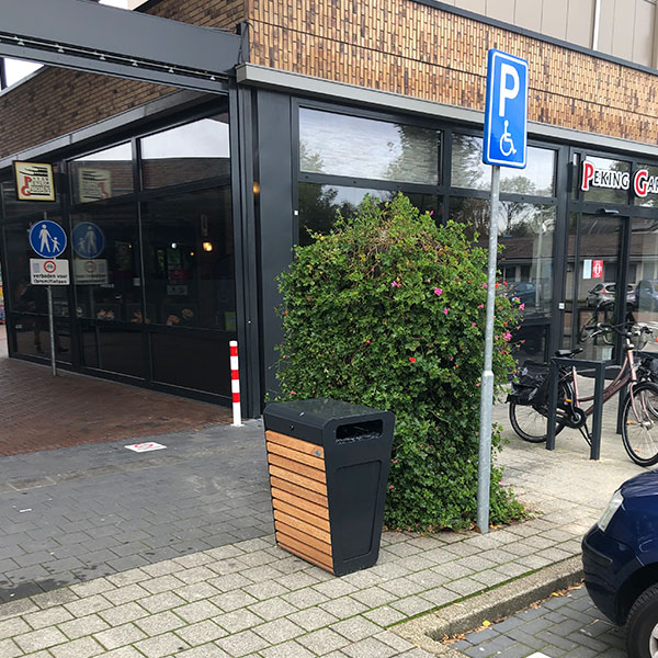 131503 straatmeubilair afvalbakken 