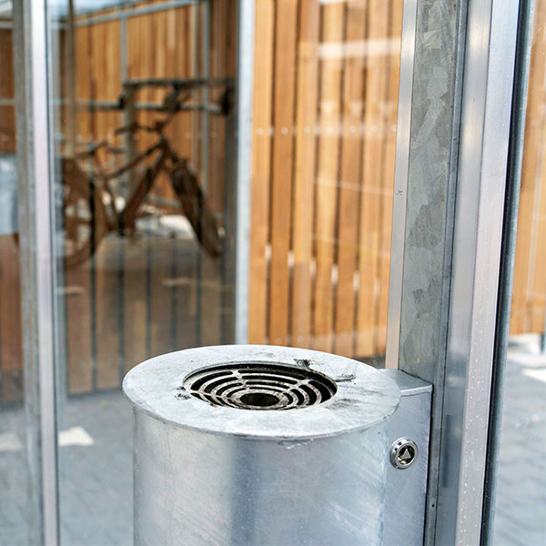 131974 overkapping fietsenstalling rokersruimte pauzeruimte fietsenrek fietsparkeren