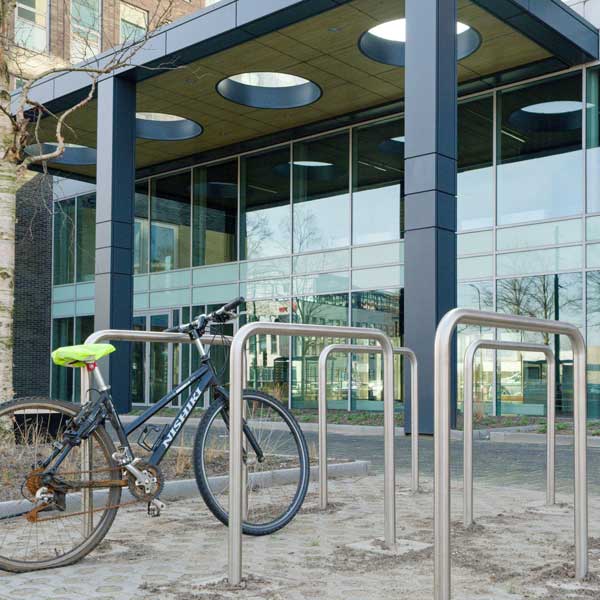 133494 straatmeubilair buitenbank zitbank fietsaanleunbeugels fietsnietje fietsparkeren