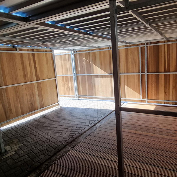 135070  overkapping berging  binnenkant