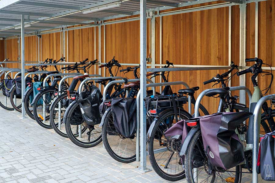 135507 fietsparkeren fietsoverkapping fietsaanleunbeugels scootmobielstalling