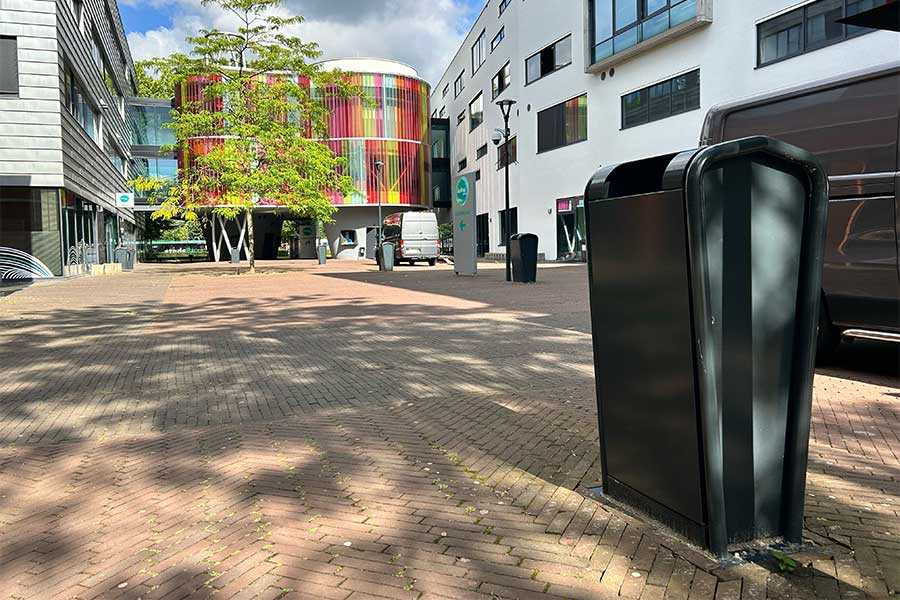 137097 straatmeubilair afvalbak