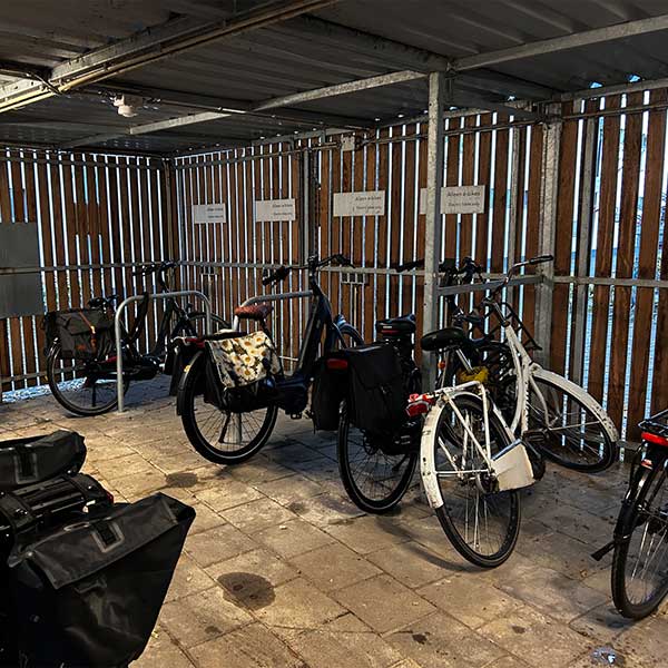 137478 fietsparkeren fietsoverkapping fietsaanleunbeugels fietsnietjes