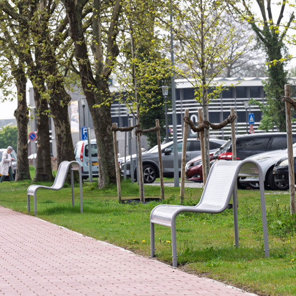 137843 hercoaten ontcoaten zinklaag straatmeubilair buitenbank