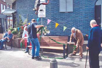 Twee Relaxbanken in Zevenbergen geplaatst voor programma