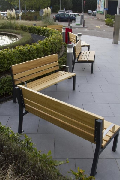 straatmeubilair zitbank buitenbank holiday inn