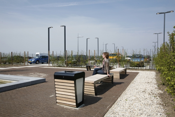 FalcoLinea straatmeubilair voor Maxima-centrale