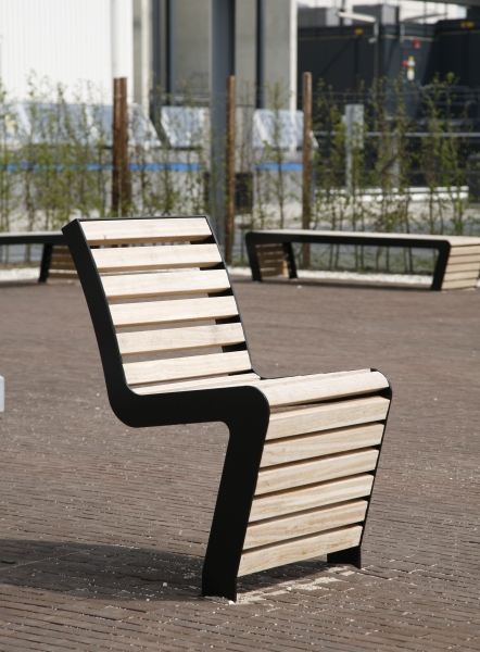 FalcoLinea straatmeubilair voor Maxima-centrale