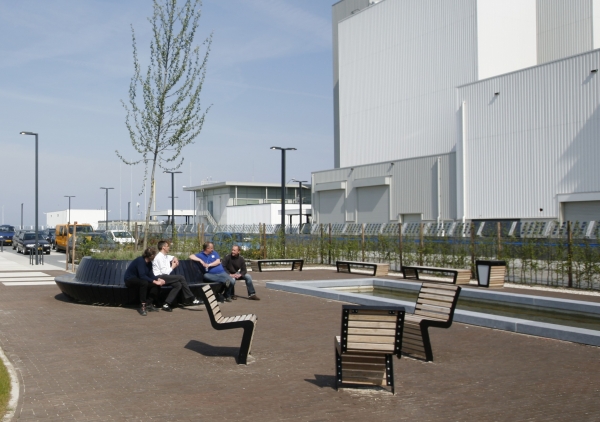 FalcoLinea straatmeubilair voor Maxima-centrale