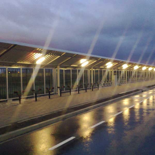 28239 overkapping fietsoverkapping fietsenstalling fietsparkeren fietsenrek zonnepanelen duurzaam 