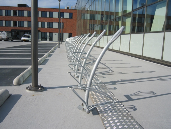 fietsparkeren fietsstandaard fietsenrek Triangel-10 winkelcentrum Hoofddorp 