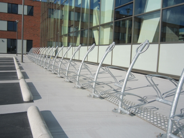 fietsparkeren fietsstandaard fietsenrek Triangel-10 winkelcentrum Hoofddorp 
