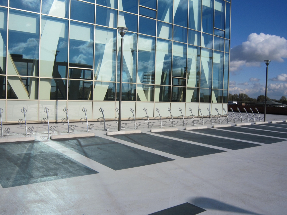 fietsparkeren fietsstandaard fietsenrek Triangel-10 winkelcentrum Hoofddorp 