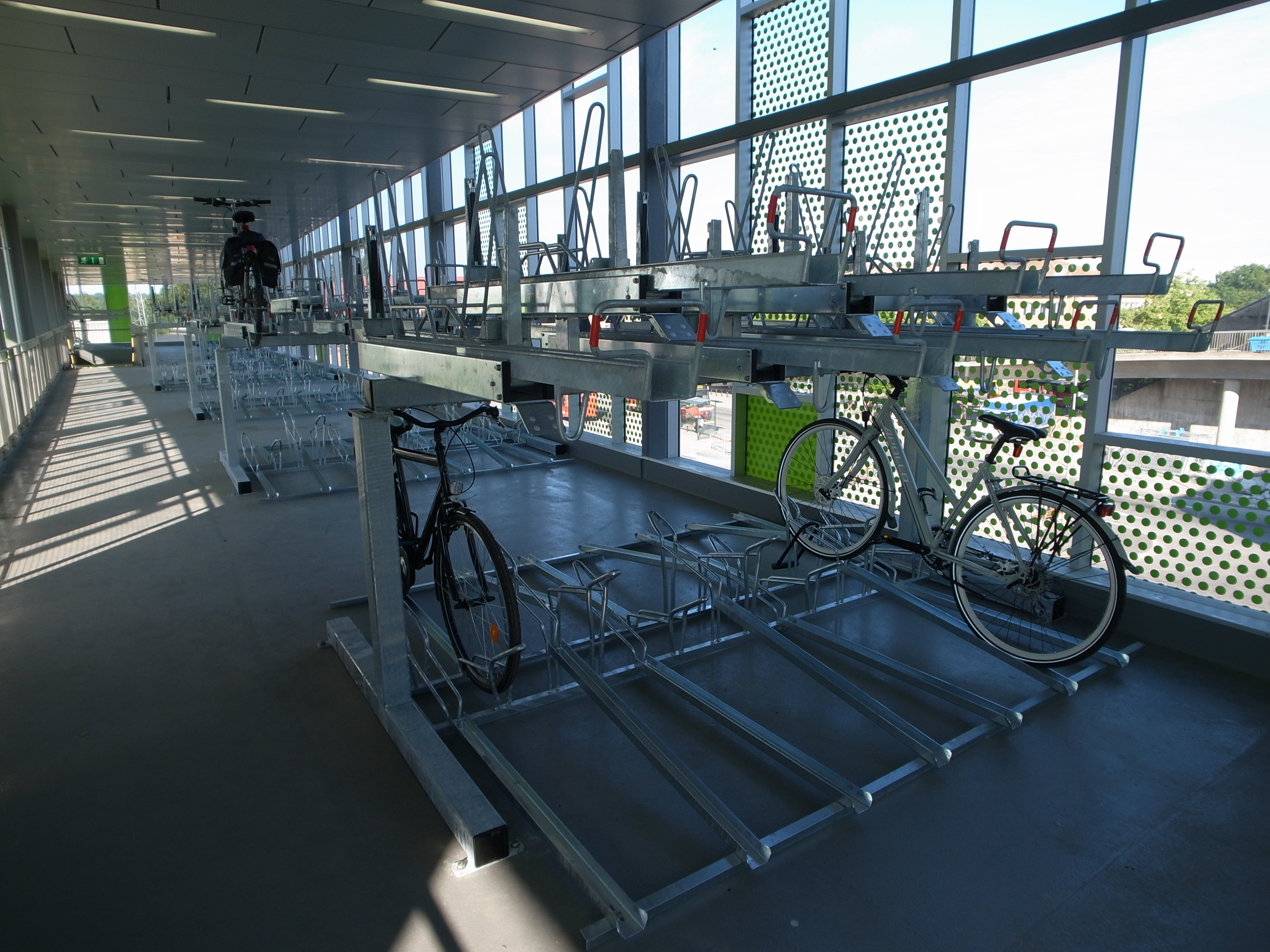 FalcoLevel uniek fietsparkeersysteem in Stockholm