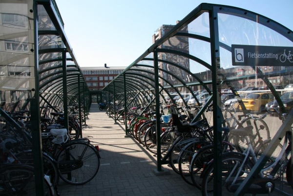 fietsparkeren fietsoverkapping fietsenstalling fietsenrek FalcoQuarter Ziekenhuis