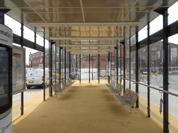 Derby Midland Station ingericht met Falco fietsparkeren en bushokjes