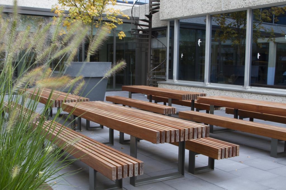 Delta Lloyd pauzeert met Falco straatmeubilair