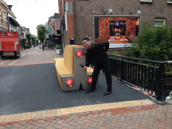 Spaceshuttle-bank ter ere van Wubbo Ockels