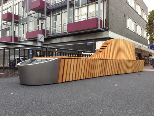 Spaceshuttle-bank ter ere van Wubbo Ockels