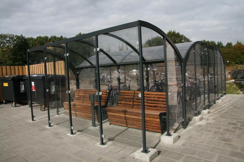 overkapping rokersoverkapping straatmeubilair buitenbank zitbank asbak