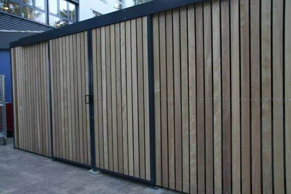 Bergingen met schuifdeuren voor zorgservice Warande