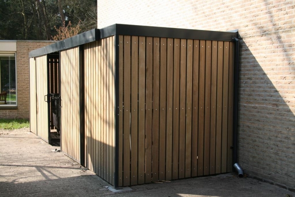 Bergingen met schuifdeuren voor zorgservice Warande