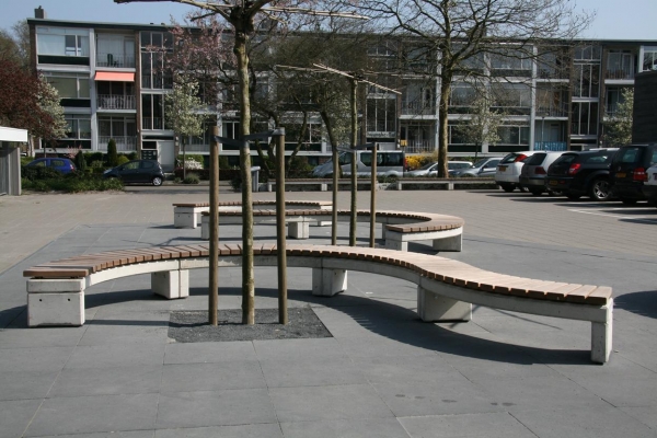 Praktisch en mooi straatmeubilair voor praktijkschool de Bolster