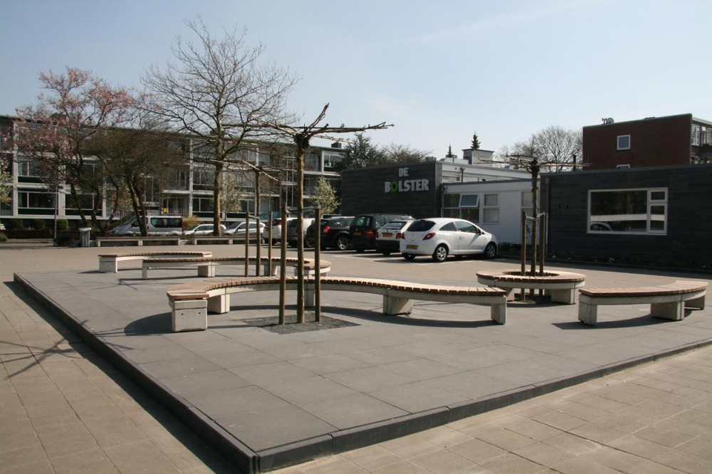 Praktisch en mooi straatmeubilair voor praktijkschool de Bolster