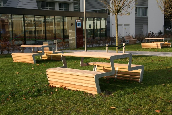 Falco straatmeubilair voor bedrijvenpark Novio Tech