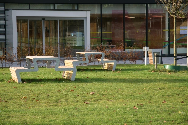 Falco straatmeubilair voor bedrijvenpark Novio Tech