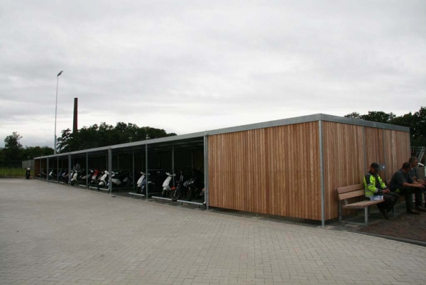 Scooter stalling, fietsenstalling en rookruimte ineen voor gemeente Maastricht