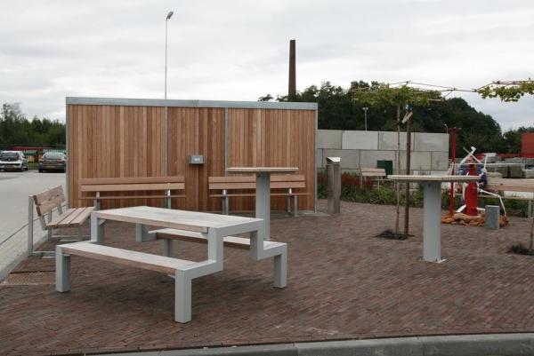 Scooter stalling, fietsenstalling en rookruimte ineen voor gemeente Maastricht